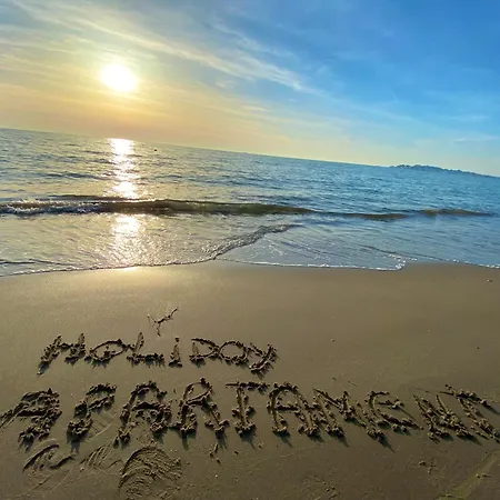 Holidays شقة غوليم