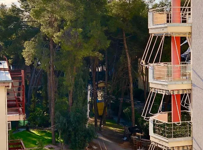 Holidays * Golem (Tirana)